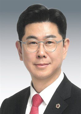 윤충식 사진