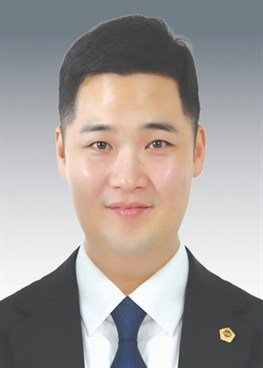 최민