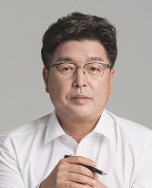 오창근