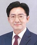 정일균