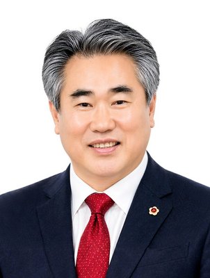 박준