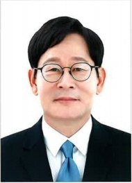 신영욱