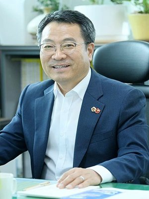 송창권 사진