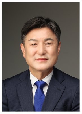 김동욱