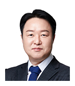 신현일
