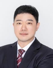 이진웅