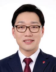 강영웅