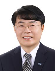 방현우