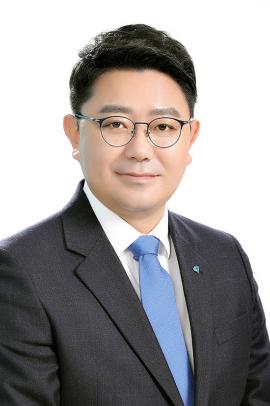 최정필