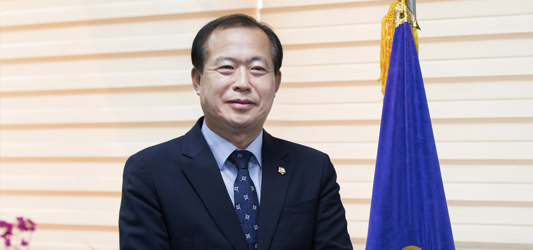 김영일
