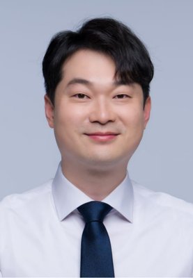 김동아 사진