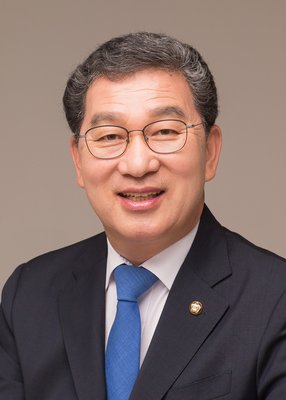 신정훈 사진