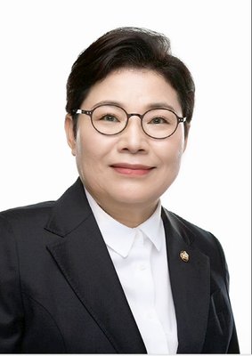 임이자 사진