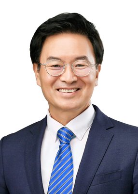 정진욱 사진